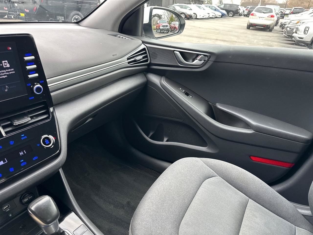 Used 2021 Hyundai Ioniq SEL FWD image 28
