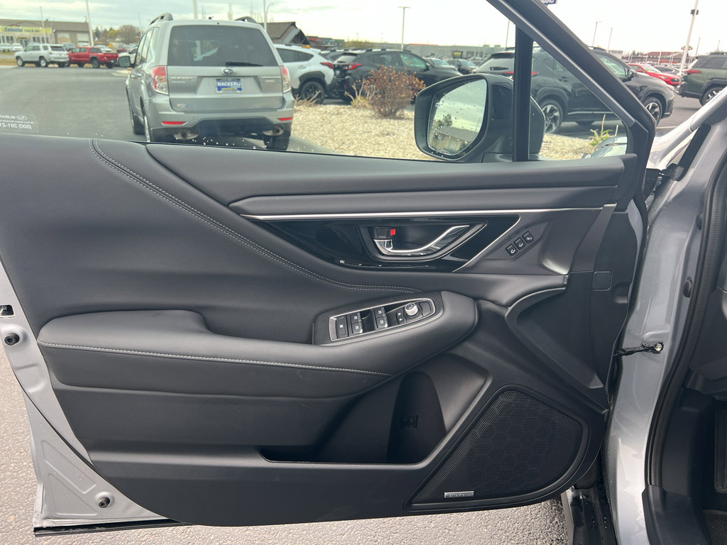 Used 2025 Subaru Outback Limited image 23