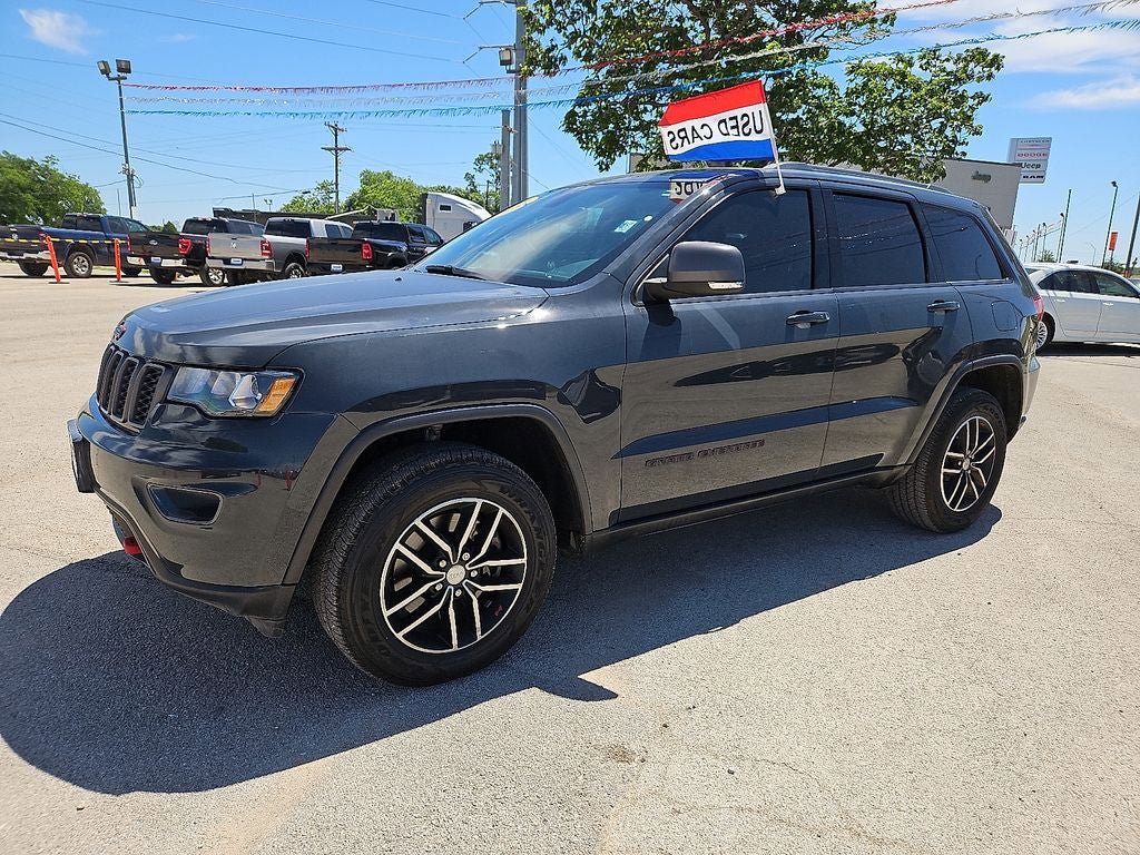 Used 2017 Jeep Grand Cherokee Trailhawk AWD/4WD image 2
