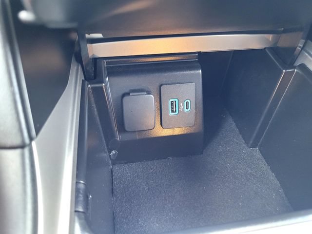 Certified 2024 Ford Explorer XLT RWD image 19