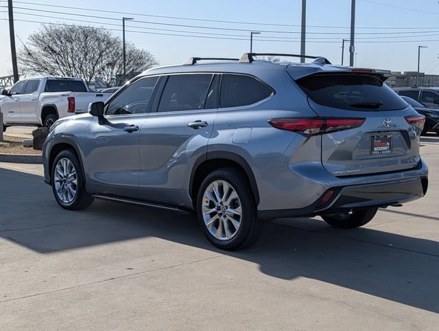 Used 2022 Toyota Highlander Limited image 9