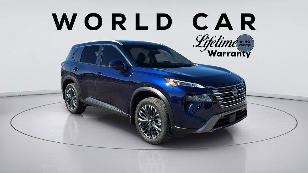 Used 2025 Nissan Rogue SL w/ Tech Package image 2