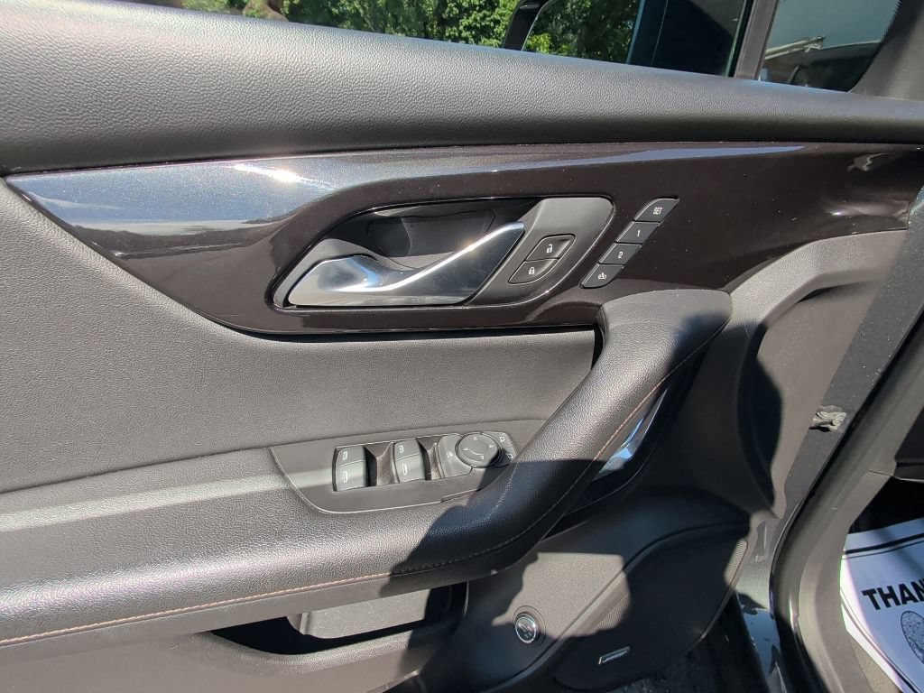 Used 2019 Chevrolet Blazer Premier w/ Sun and Wheels Package AWD/4WD image 11