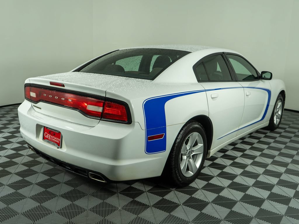 Used 2014 Dodge Charger SE RWD image 6