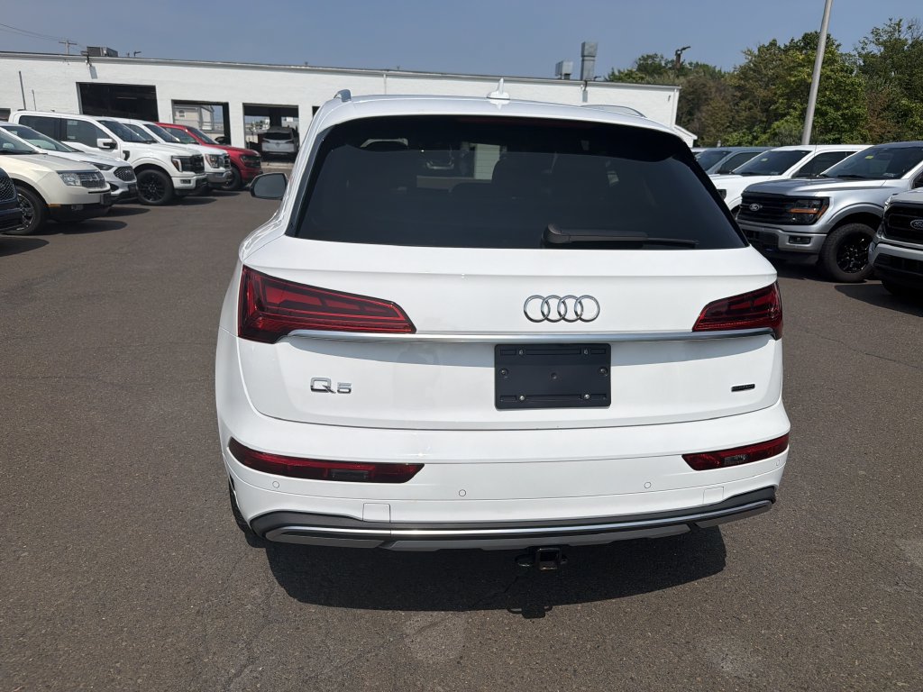 Used 2023 Audi Q5 2.0T Premium w/ Convenience Package AWD/4WD image 4