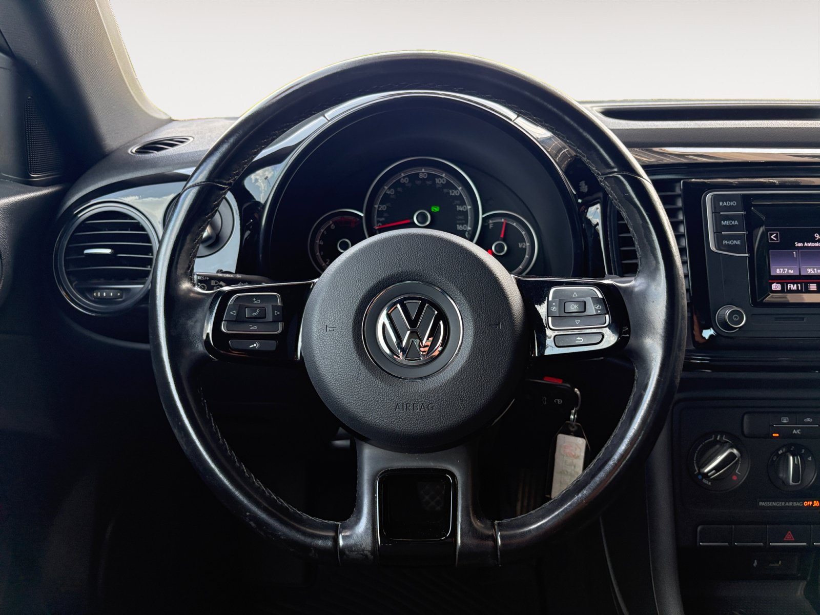 Used 2018 Volkswagen Beetle 2.0T S FWD image 14