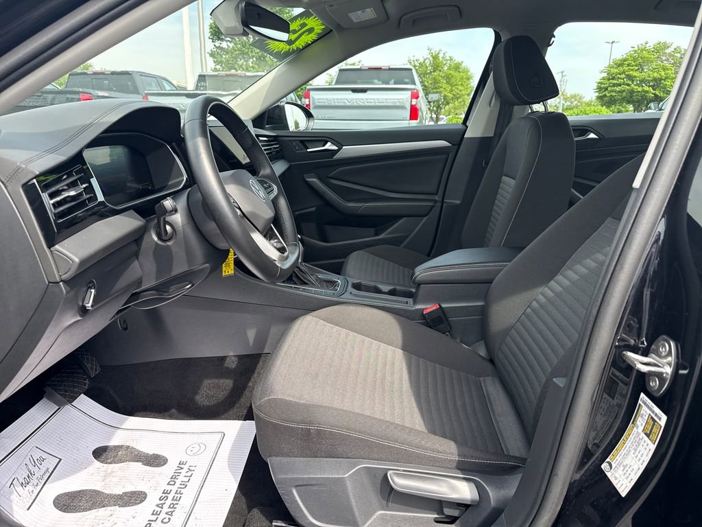 Used 2025 Volkswagen Jetta S FWD image 9