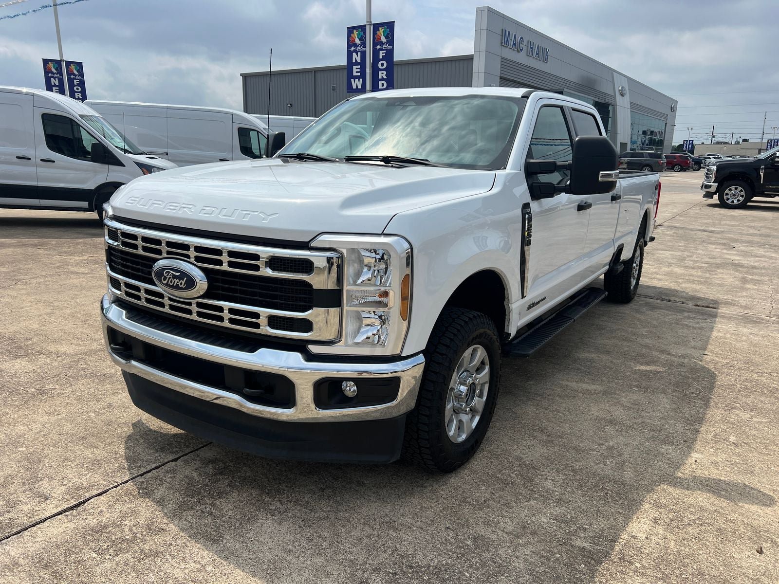 Used 2024 Ford F250 XLT AWD/4WD image 7
