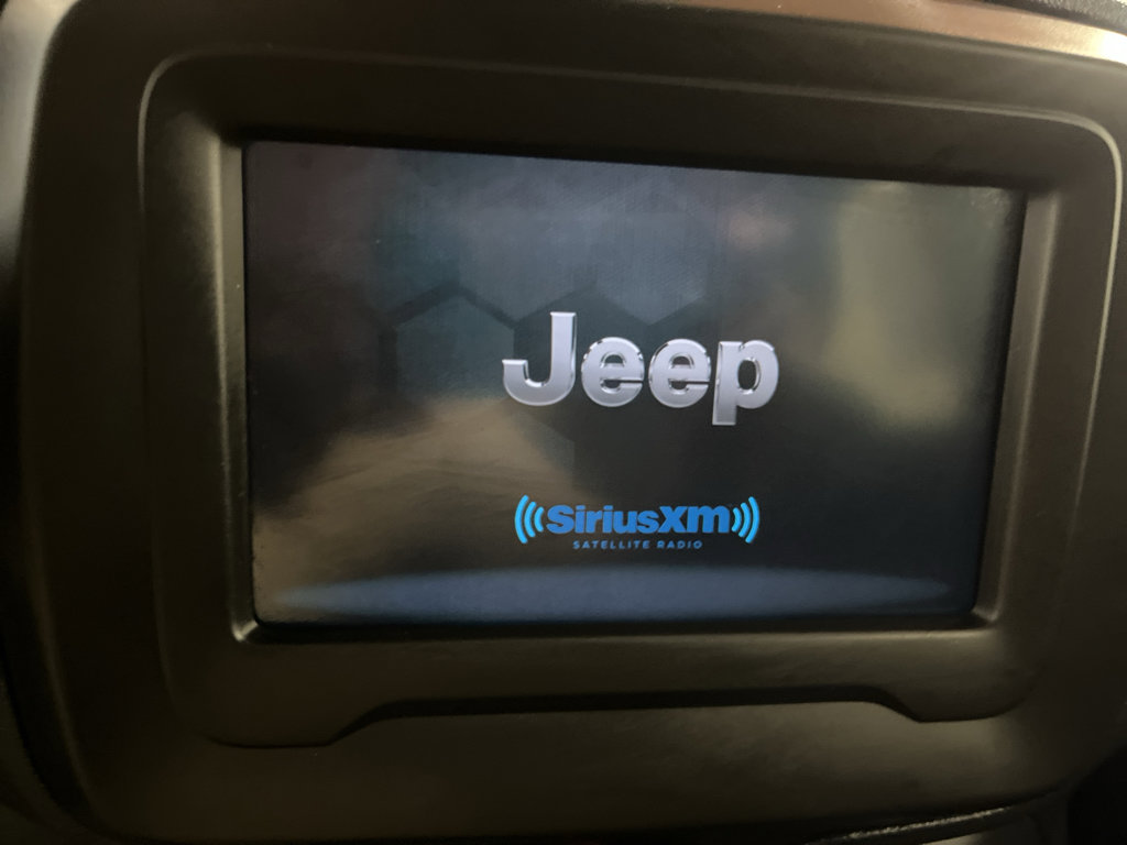 Used 2020 Jeep Renegade Latitude AWD/4WD image 20
