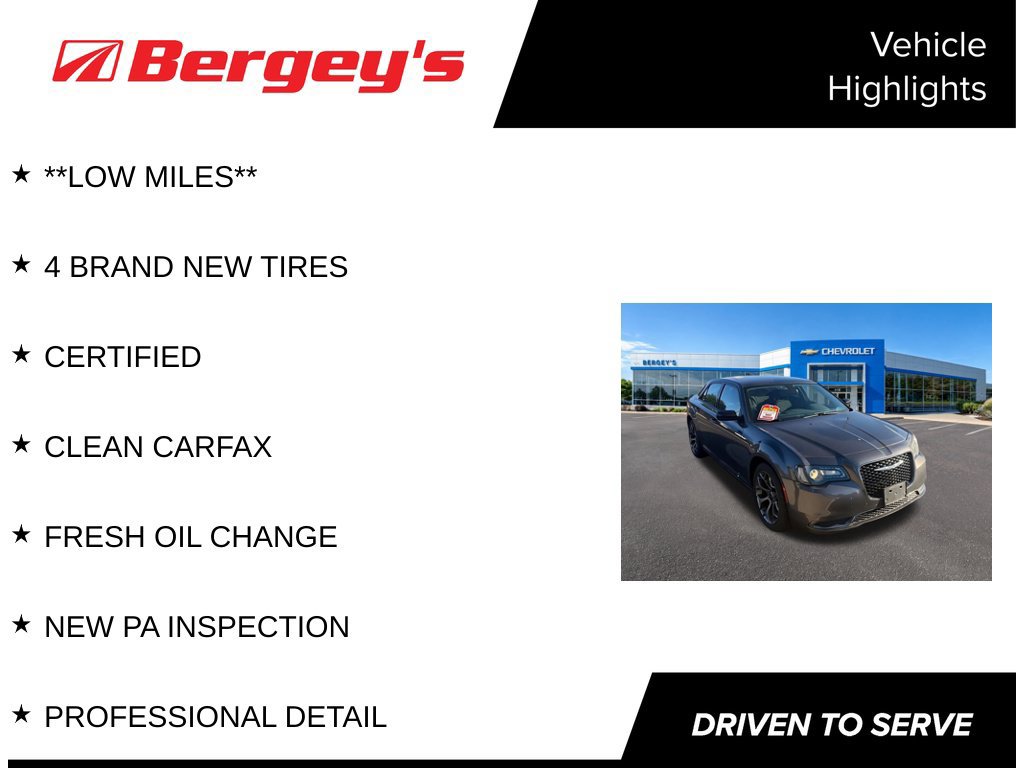 Used 2018 Chrysler 300 Touring w/ Sport Appearance Package RWD image 4