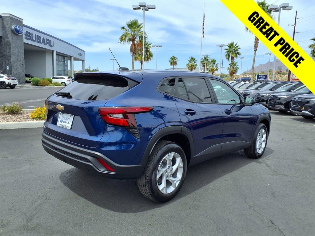 Used 2024 Chevrolet Trax LS w/ LS Convenience Package FWD image 10
