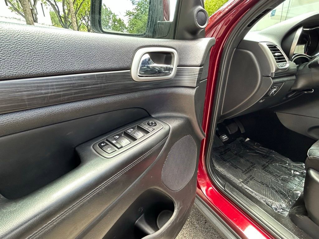 Used 2021 Jeep Grand Cherokee Laredo X RWD image 16