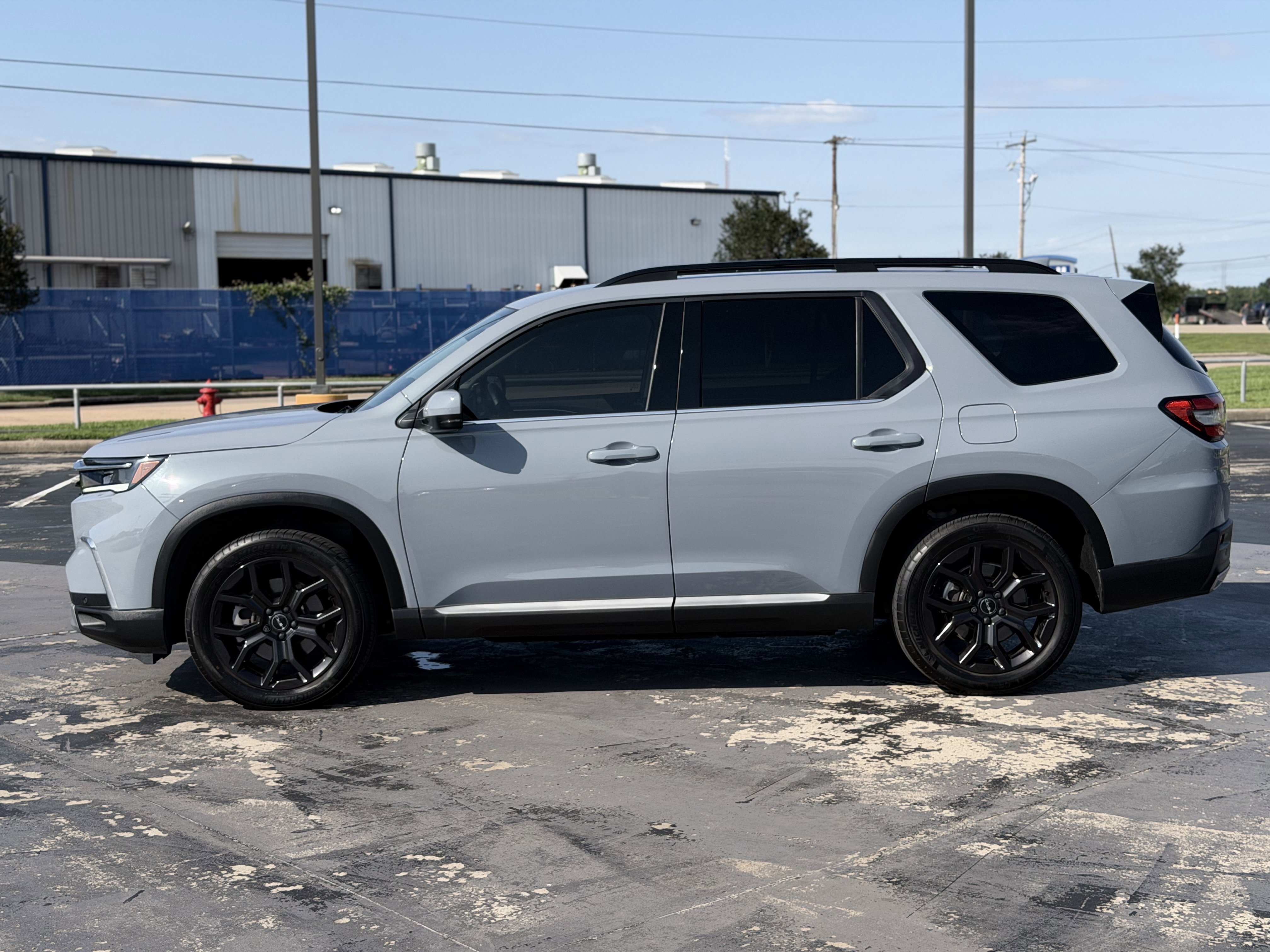 Used 2025 Honda Pilot Touring image 11