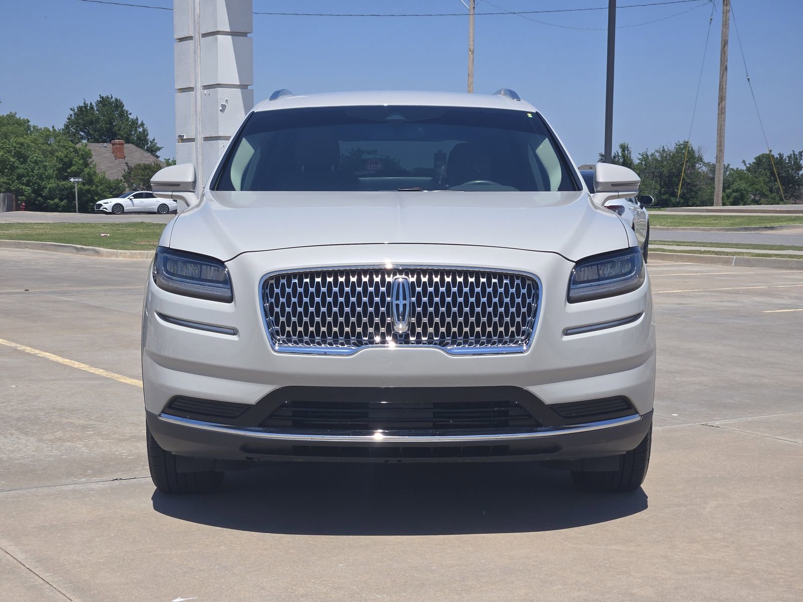 Used 2022 Lincoln Nautilus FWD w/ Premium Package image 6