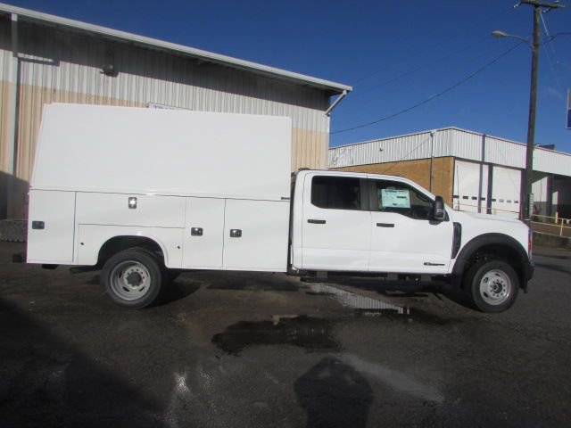 New 2026 Ford F550 4x4 Crew Cab image 6