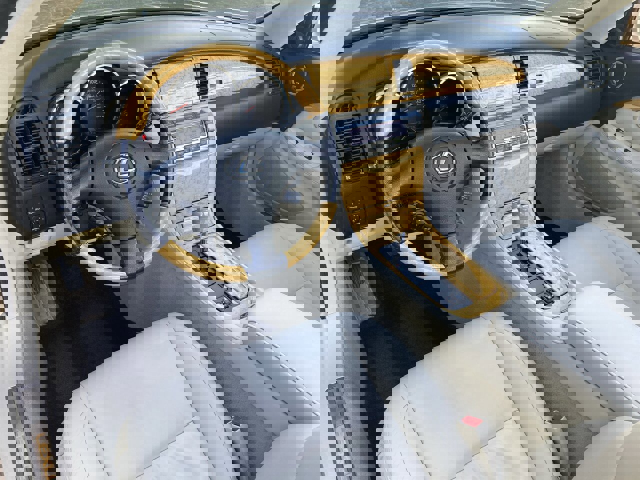 Used 2004 Lexus SC 430 Convertible image 18