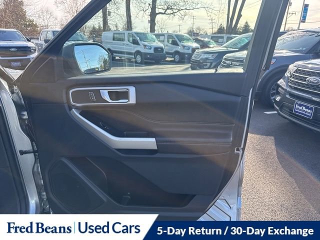 Certified 2022 Ford Explorer XLT w/ Equipment Group 202A AWD/4WD image 13