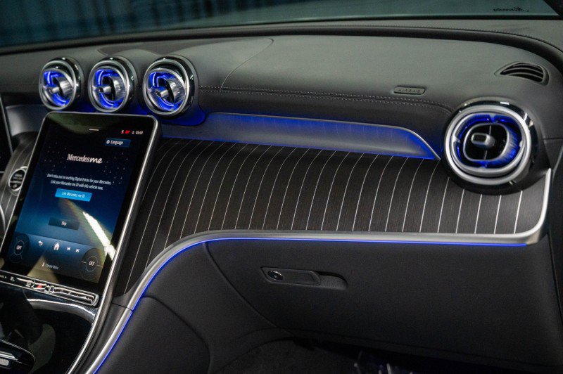 Certified 2025 Mercedes-Benz GLC 300 4MATIC image 17