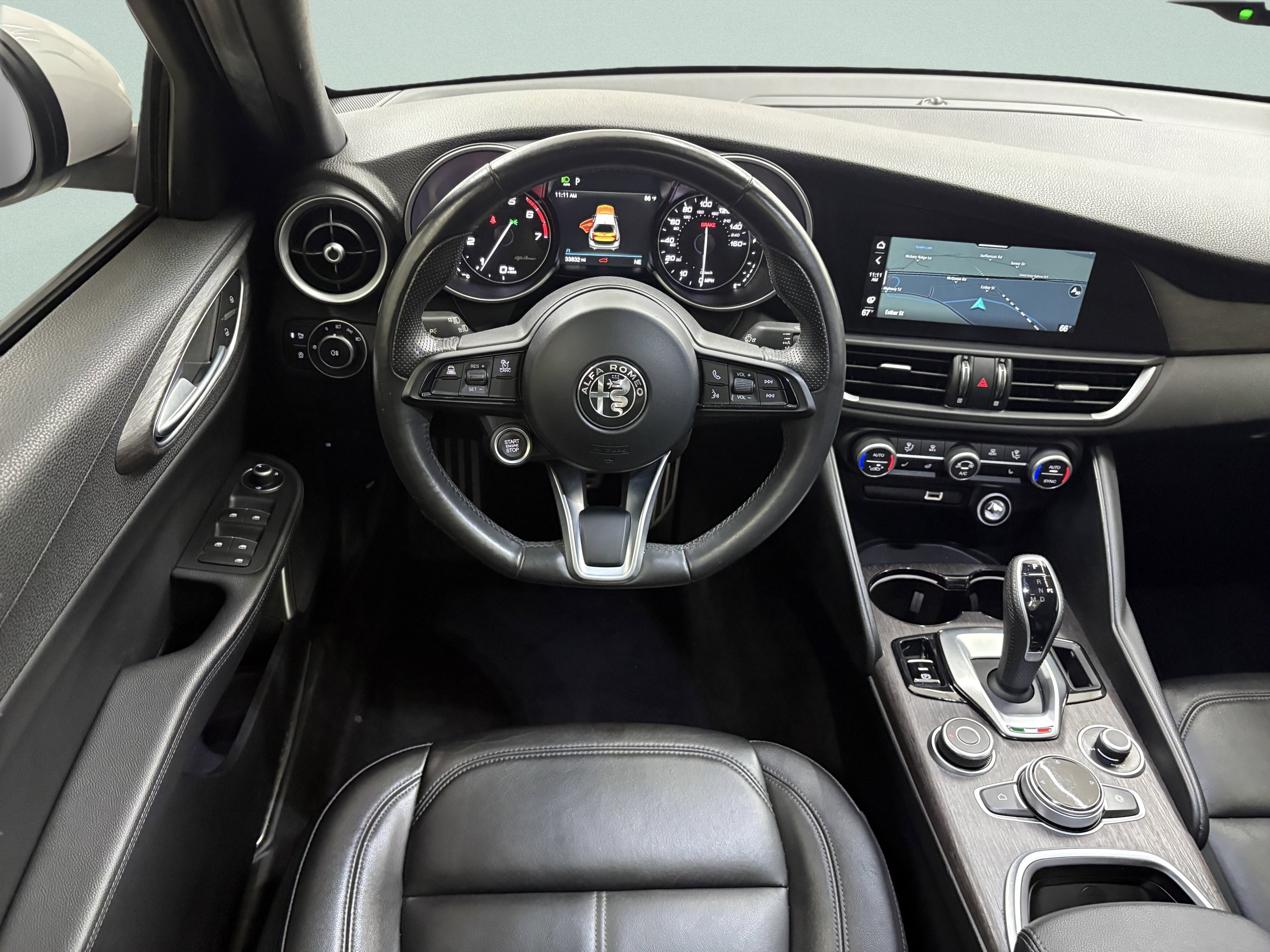 Used 2022 Alfa Romeo Giulia Ti AWD/4WD image 7