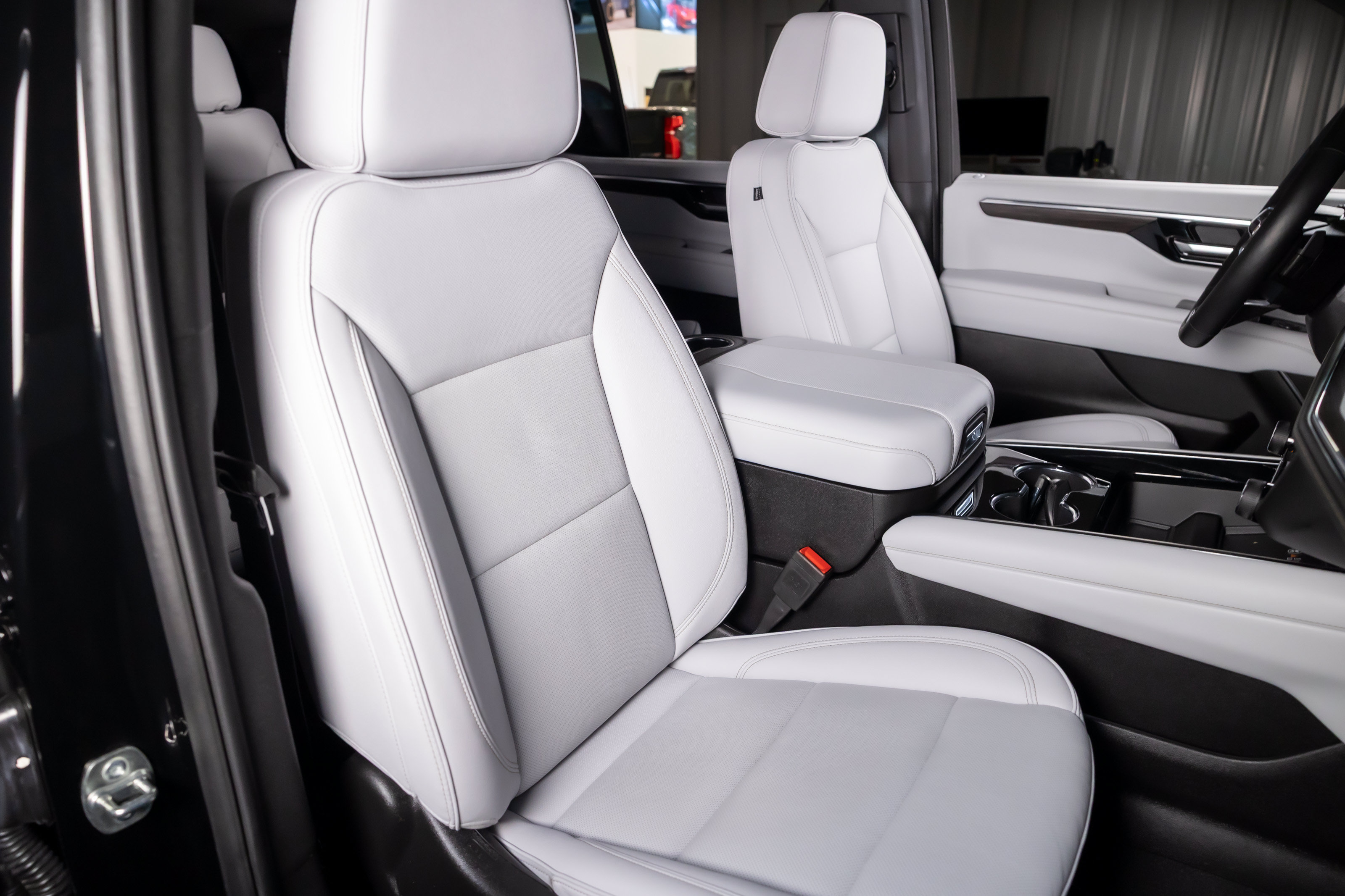 Used 2025 Chevrolet Tahoe Premier RWD image 20
