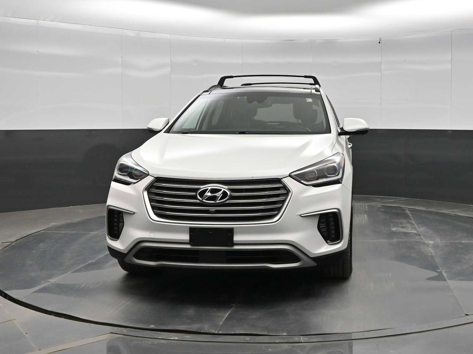 Used 2017 Hyundai Santa Fe Limited AWD/4WD image 3
