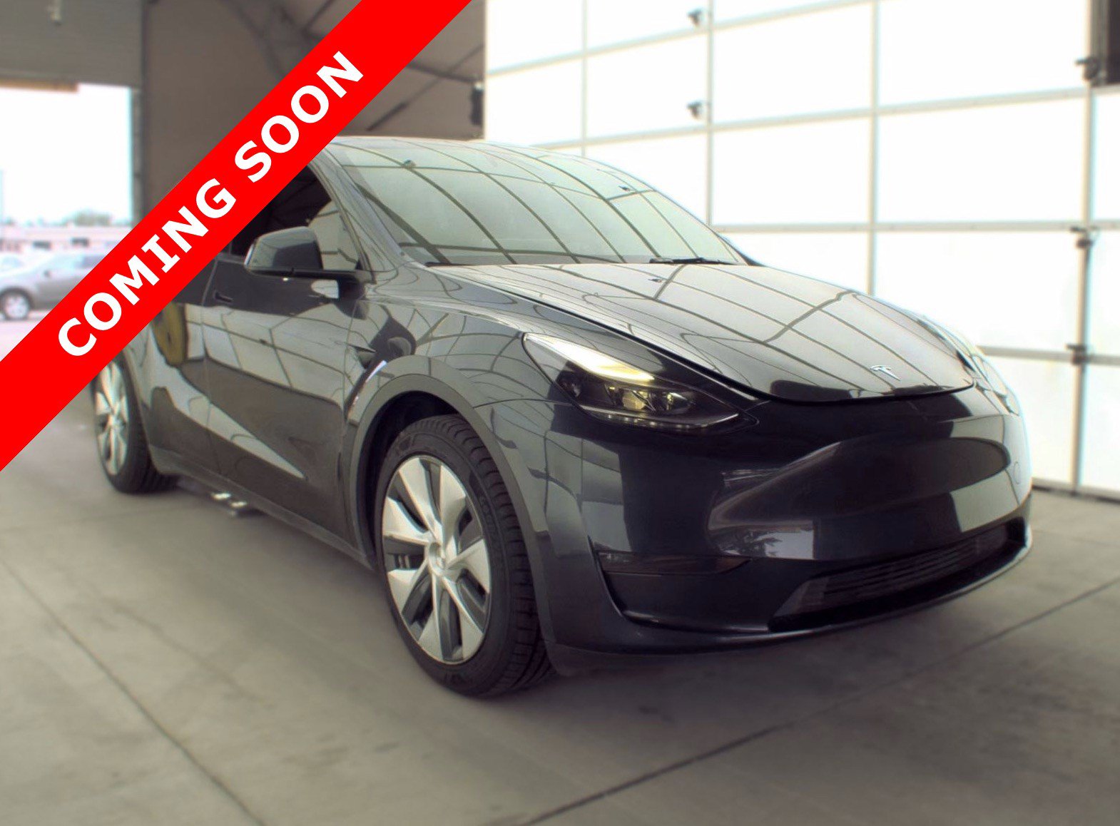 Used 2024 Tesla Model Y Long Range AWD/4WD image 3