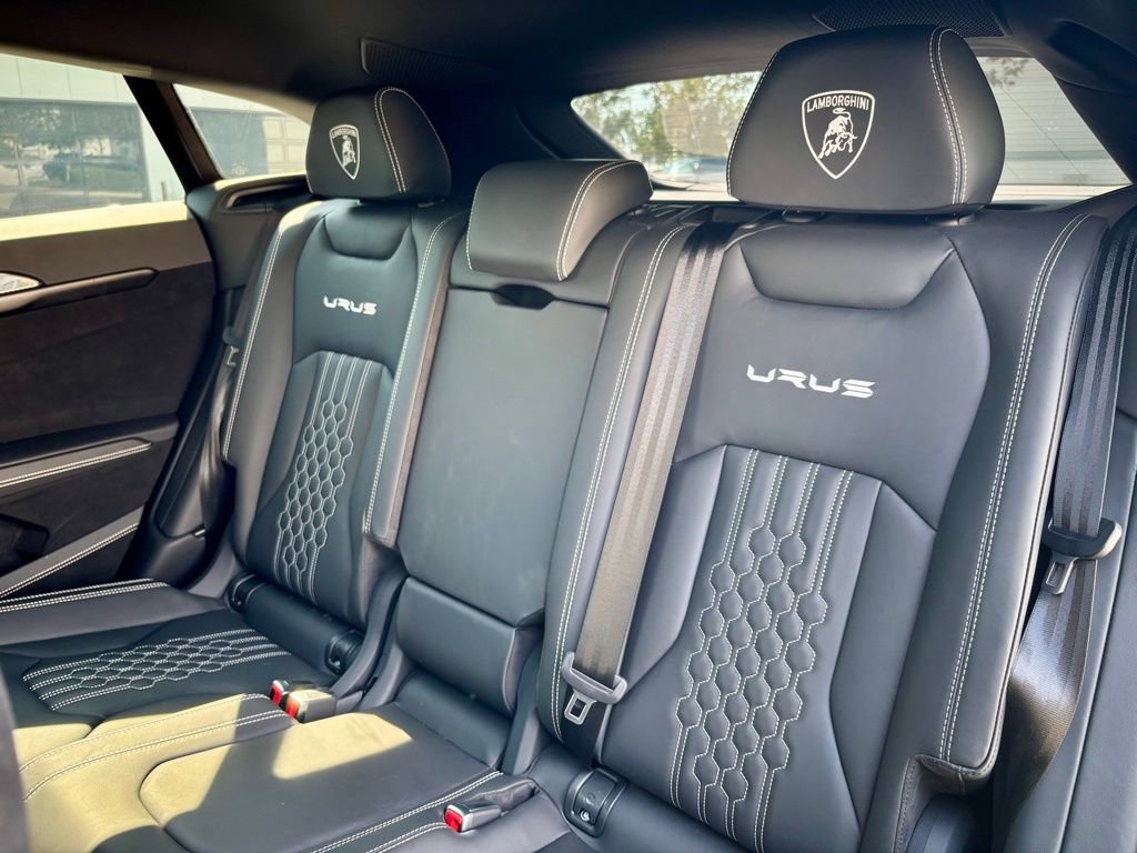 Used 2024 Lamborghini Urus Performante AWD/4WD image 22