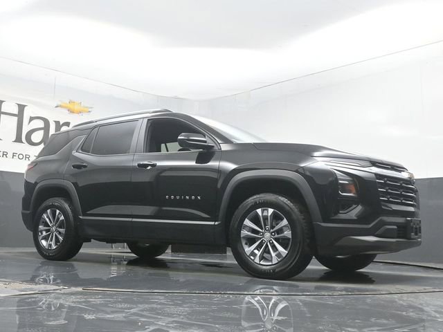 Used 2025 Chevrolet Equinox LT w/ Convenience Package II image 2