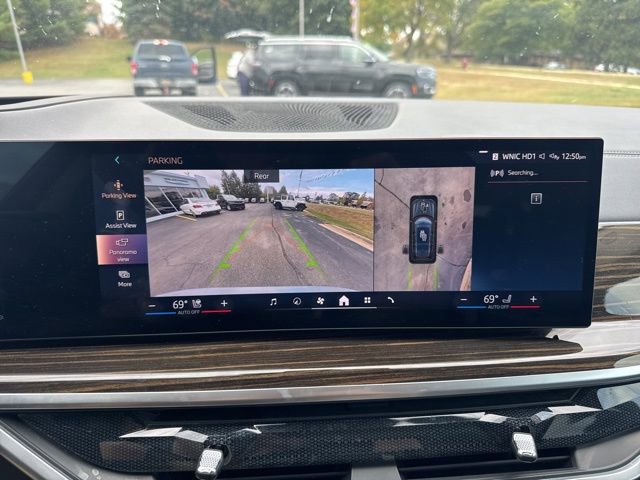 Used 2024 BMW X7 xDrive40i image 32