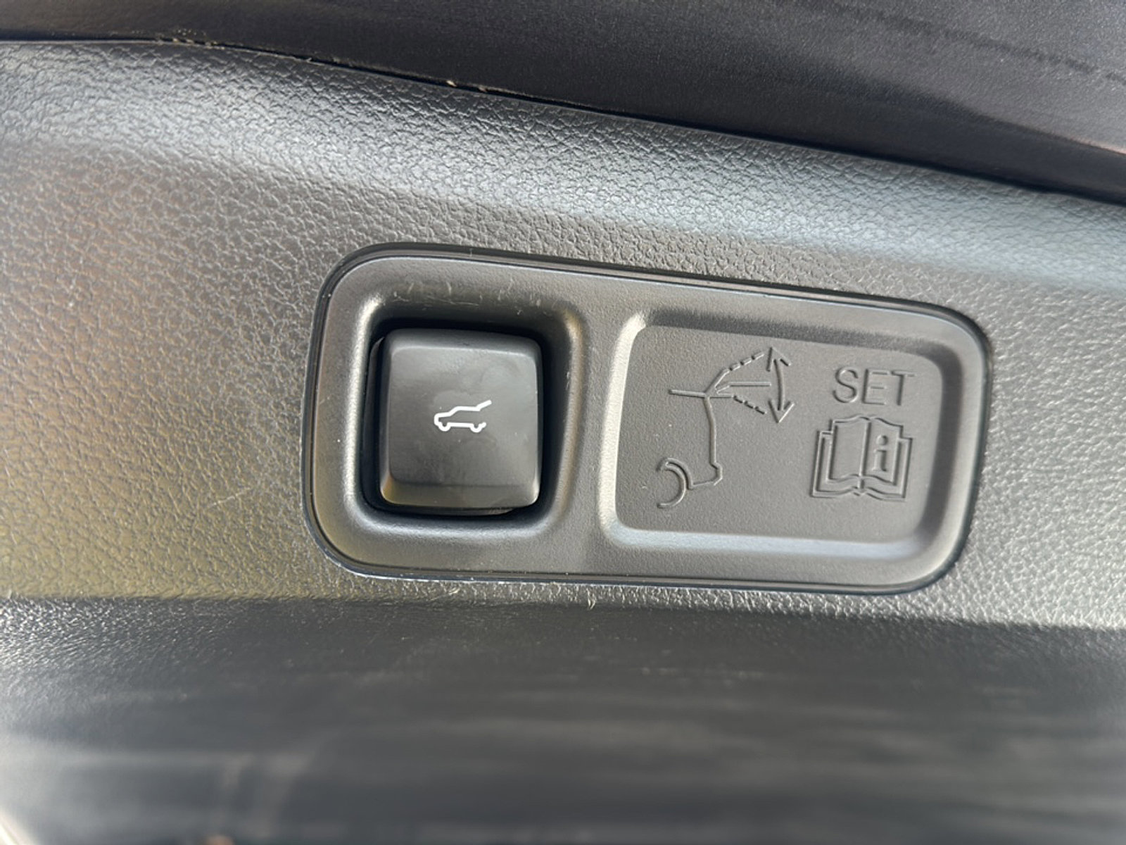 Used 2023 Ford Expedition XLT image 28