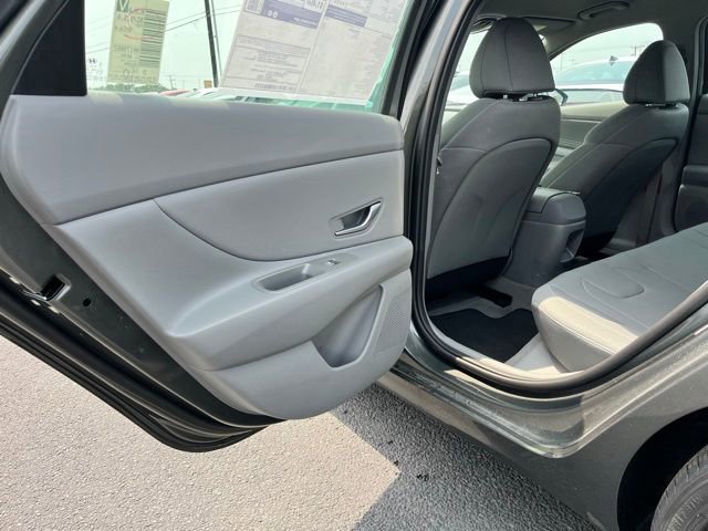 New 2026 Hyundai Elantra Sport FWD image 17