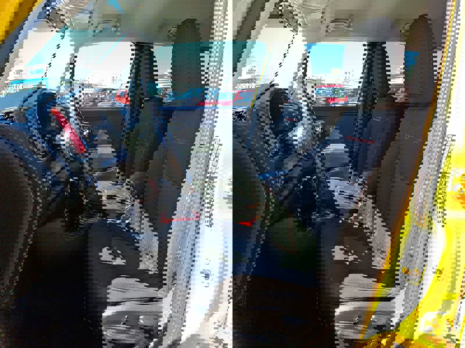 Used 2015 Jeep Renegade Trailhawk image 23