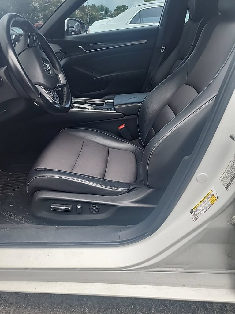 Used 2018 Honda Accord Sport image 6