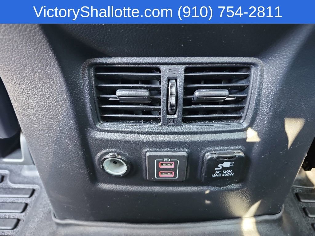 Used 2020 Nissan Titan SV w/ SV Convenience Package RWD image 24