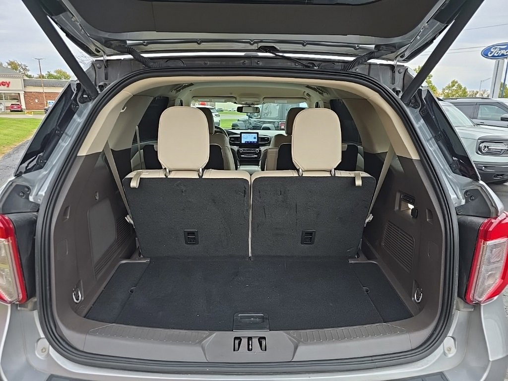 Used 2023 Ford Explorer Platinum w/ Class IV Trailer Tow Package image 22