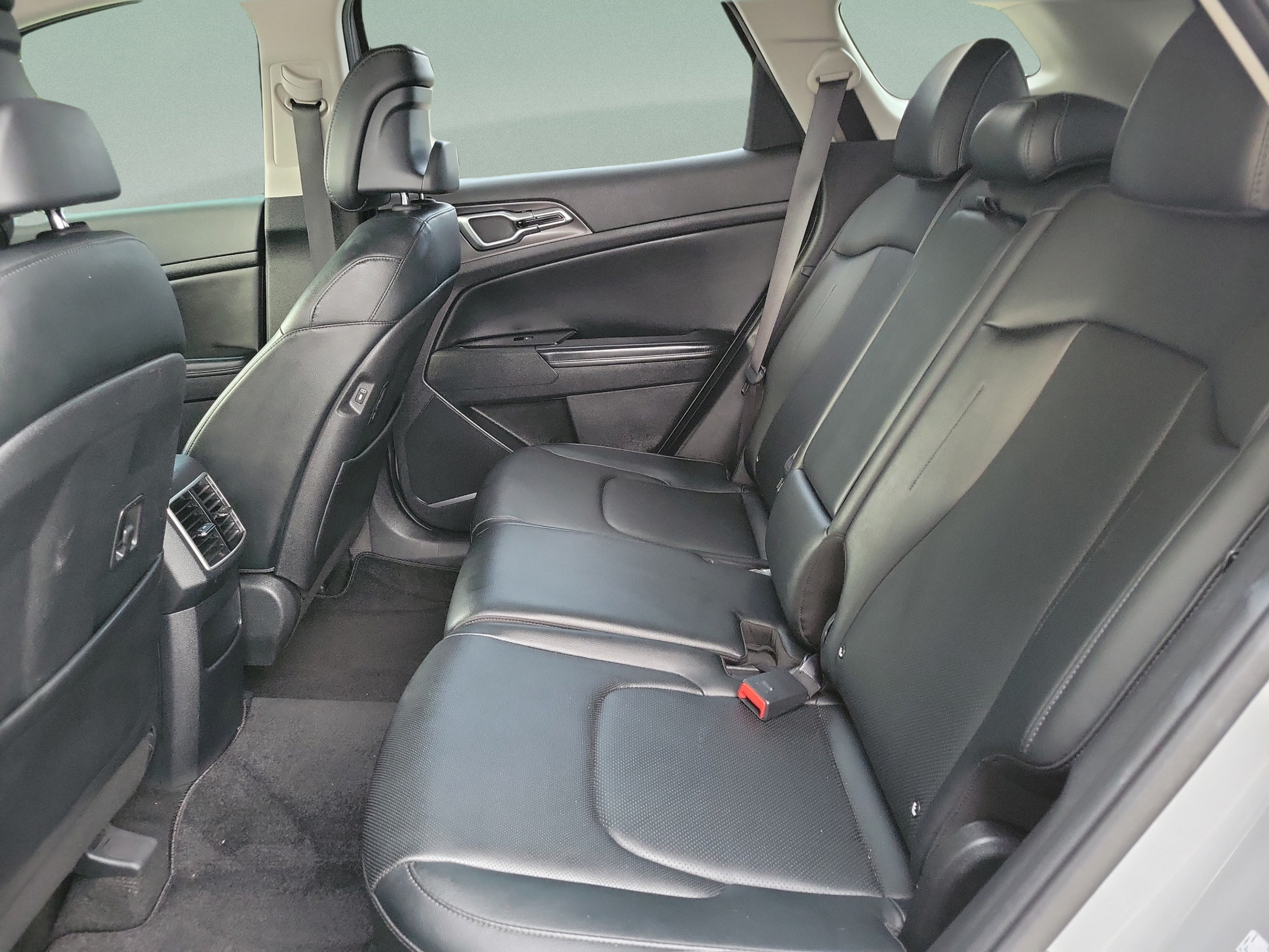 Certified 2025 Kia Sportage SX FWD image 7