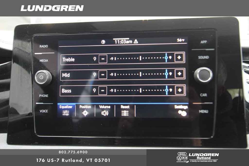 Used 2025 Volkswagen Jetta SE FWD image 8