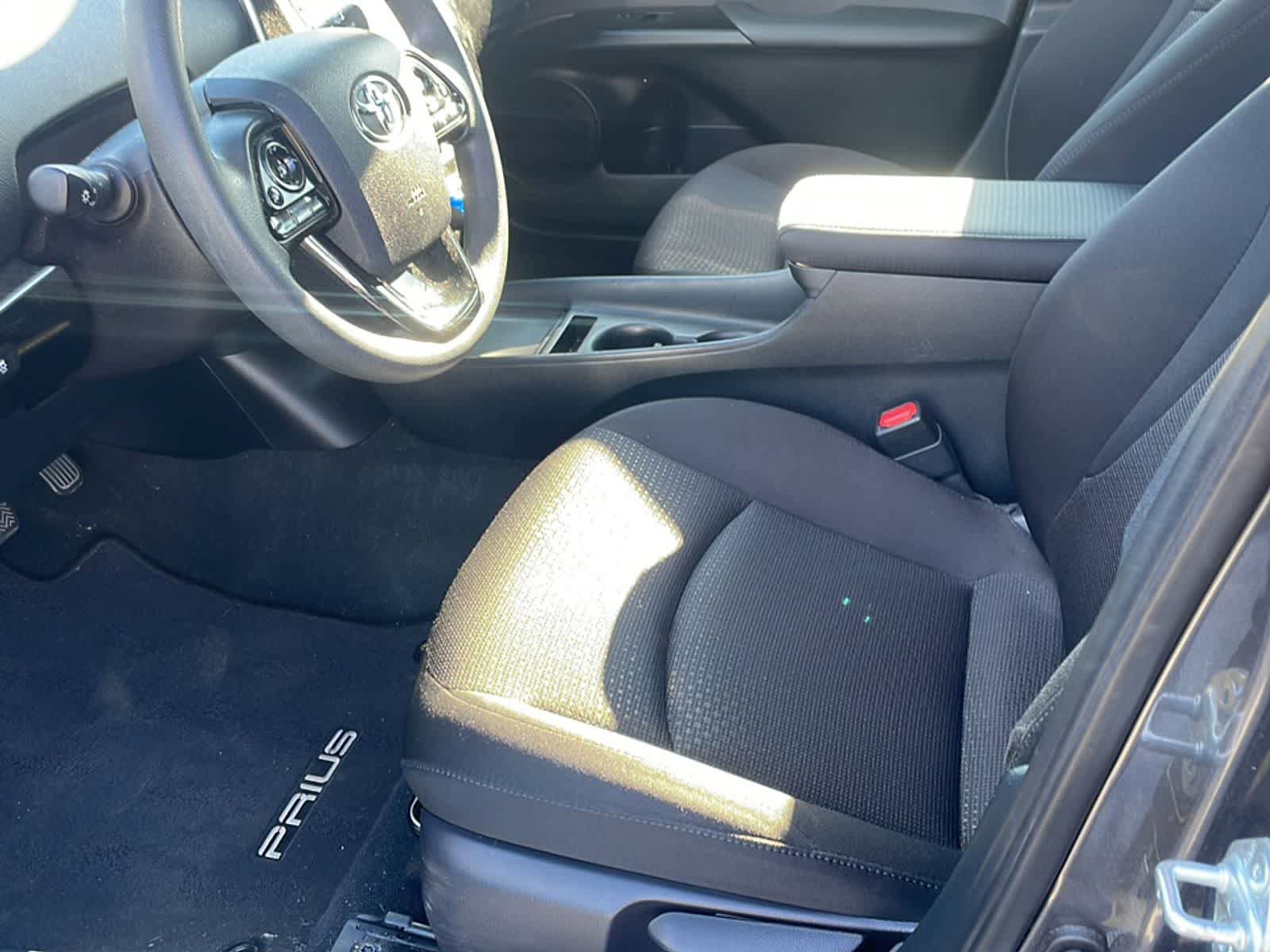 Certified 2021 Toyota Prius LE w/ Carpet Mat Package (TMS) image 13
