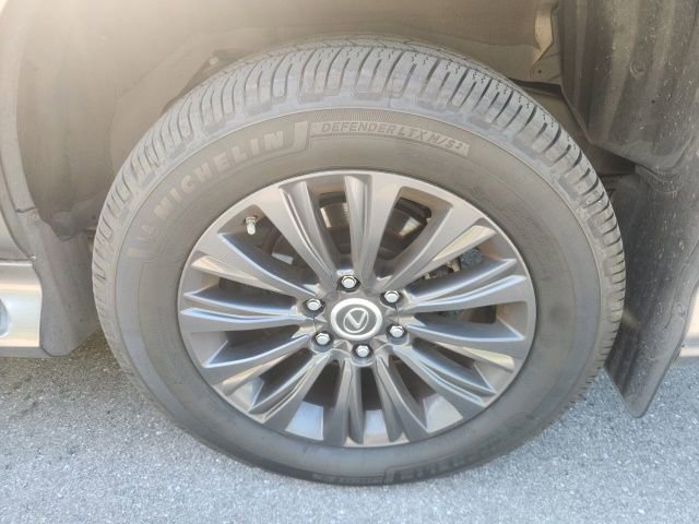 Used 2023 Lexus GX 460 Premium w/ Accessory Package AWD/4WD image 7