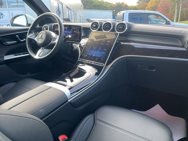 Used 2024 Mercedes-Benz GLC 300 4MATIC image 16