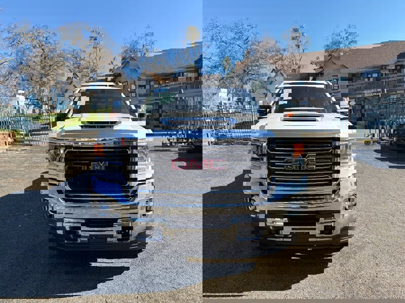 Used 2019 GMC Sierra 2500 SLT w/ Duramax Plus Package image 4