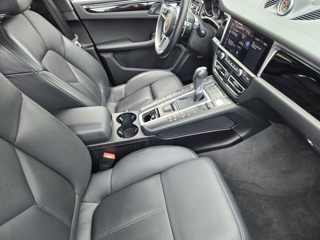 Used 2020 Porsche Macan Base image 17
