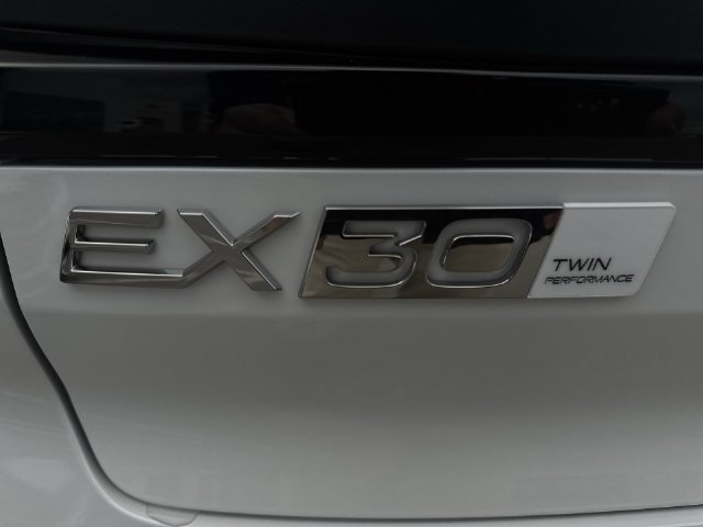 New 2026 Volvo EX30 Cross Country Ultra w/ Protection Package Premier AWD/4WD image 33