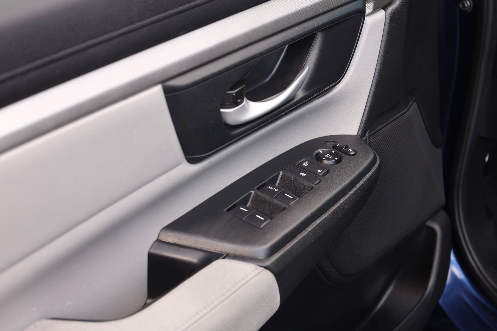 Used 2019 Honda CR-V LX image 13