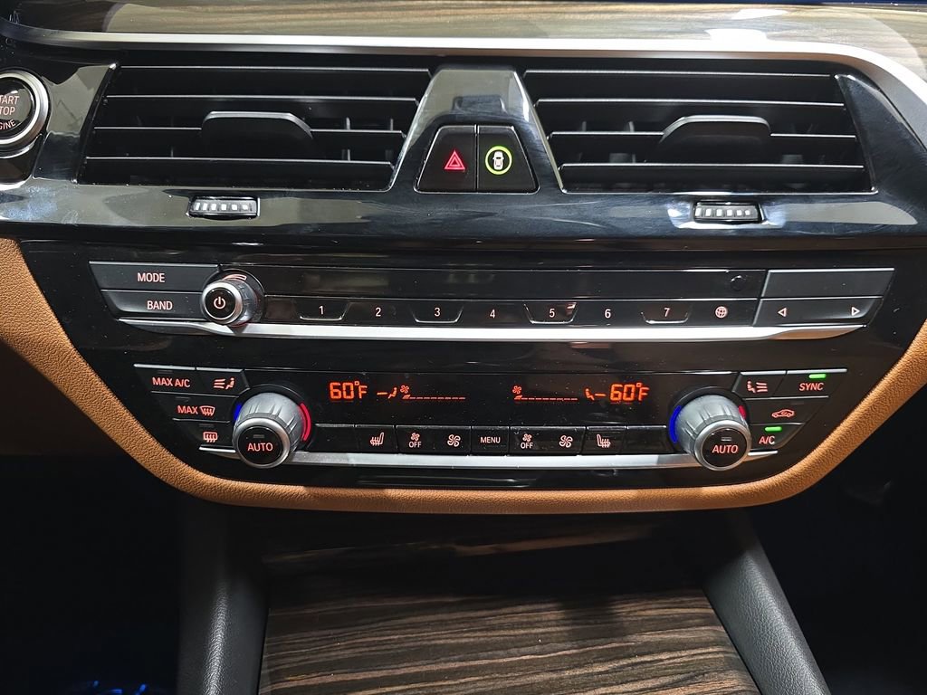 Used 2023 BMW 530e w/ Convenience Package image 24