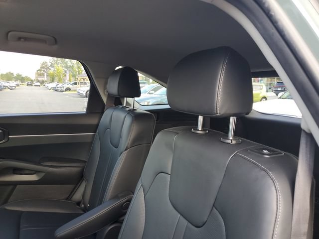 Used 2025 Kia Sorento EX AWD/4WD image 16