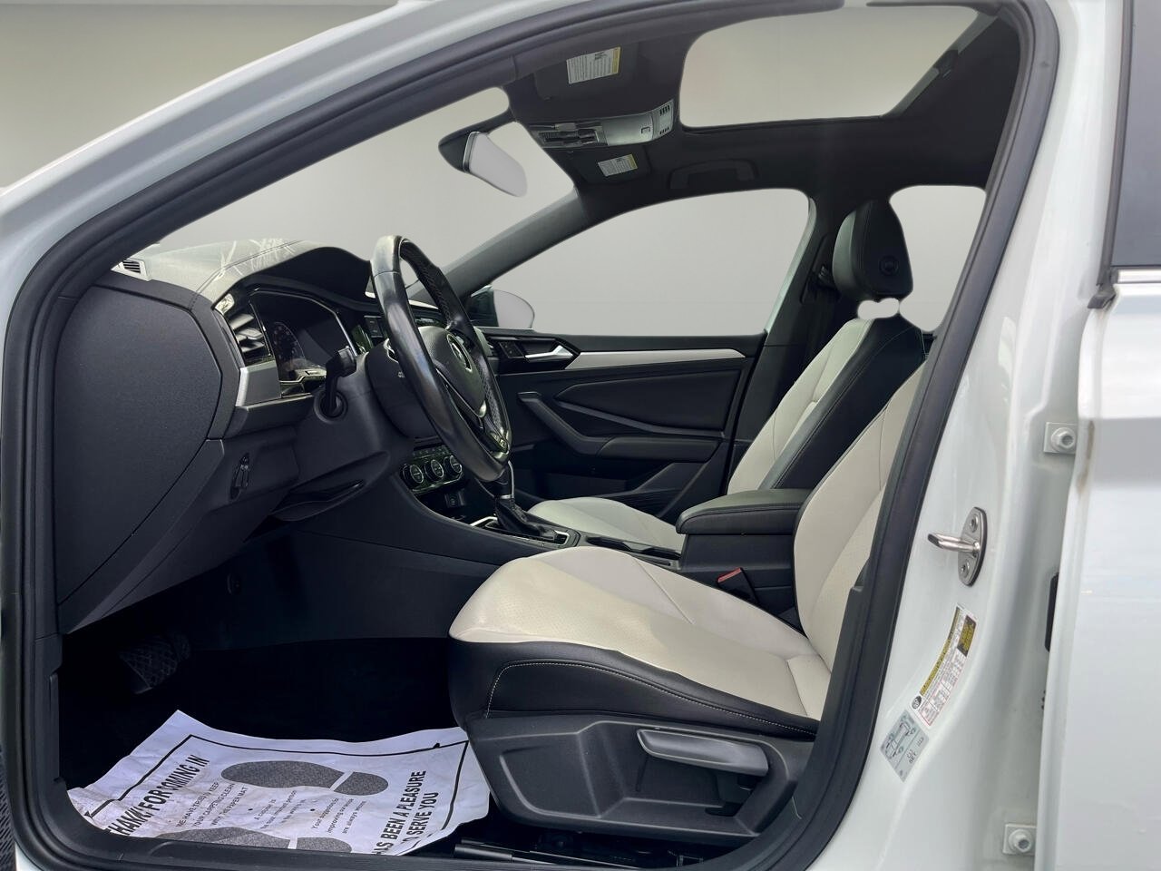 Used 2019 Volkswagen Jetta R-Line image 9