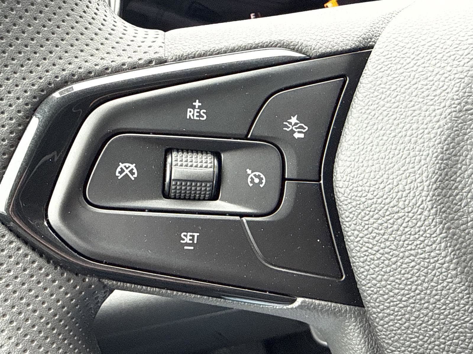 New 2026 Chevrolet Trax LT w/ LPO, Blackout Package image 16