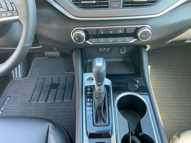 Used 2025 Nissan Altima 2.5 SR image 13
