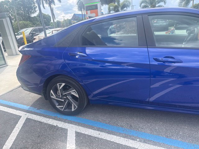 Used 2025 Hyundai Elantra Sport FWD image 6